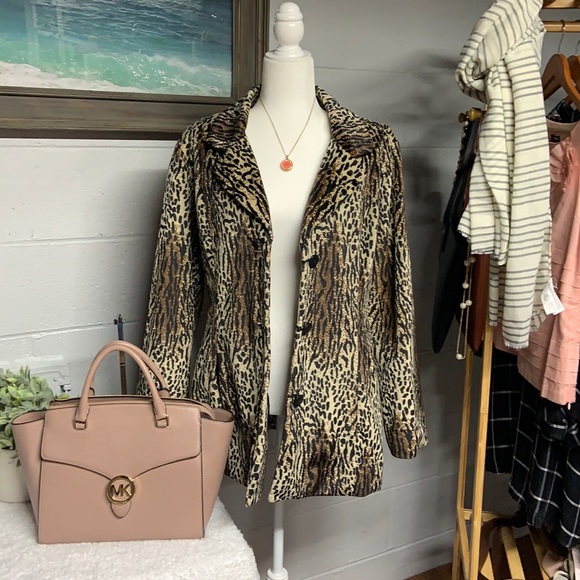BB Dakota Jackets & Blazers - NWOT Stunning BB Dakota Reversible Faux Animal Print Jacket Coat L